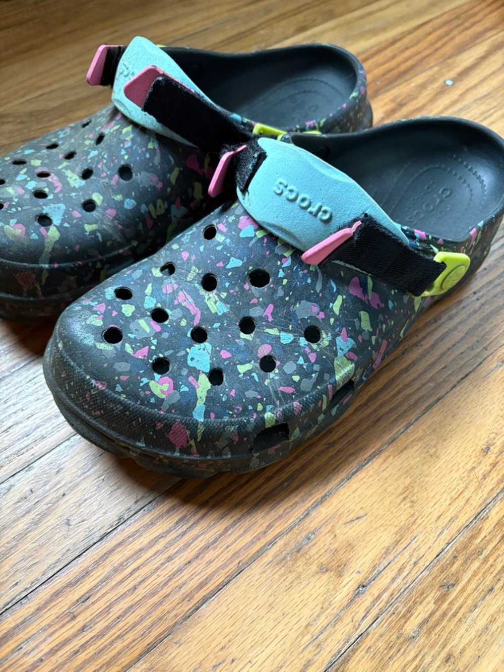 Men’s Paint-Splatter Crocs